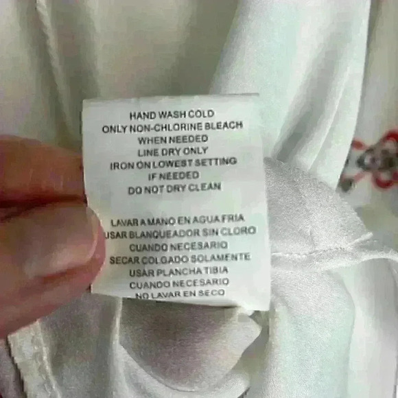 NWOT Takara Bell Sleeve embroidered blouse Sz M - Picture 7 of 8